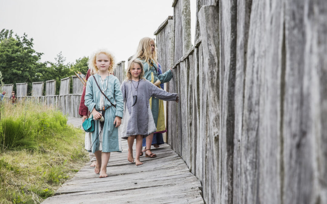 Vikingabarn på Trelleborgen.