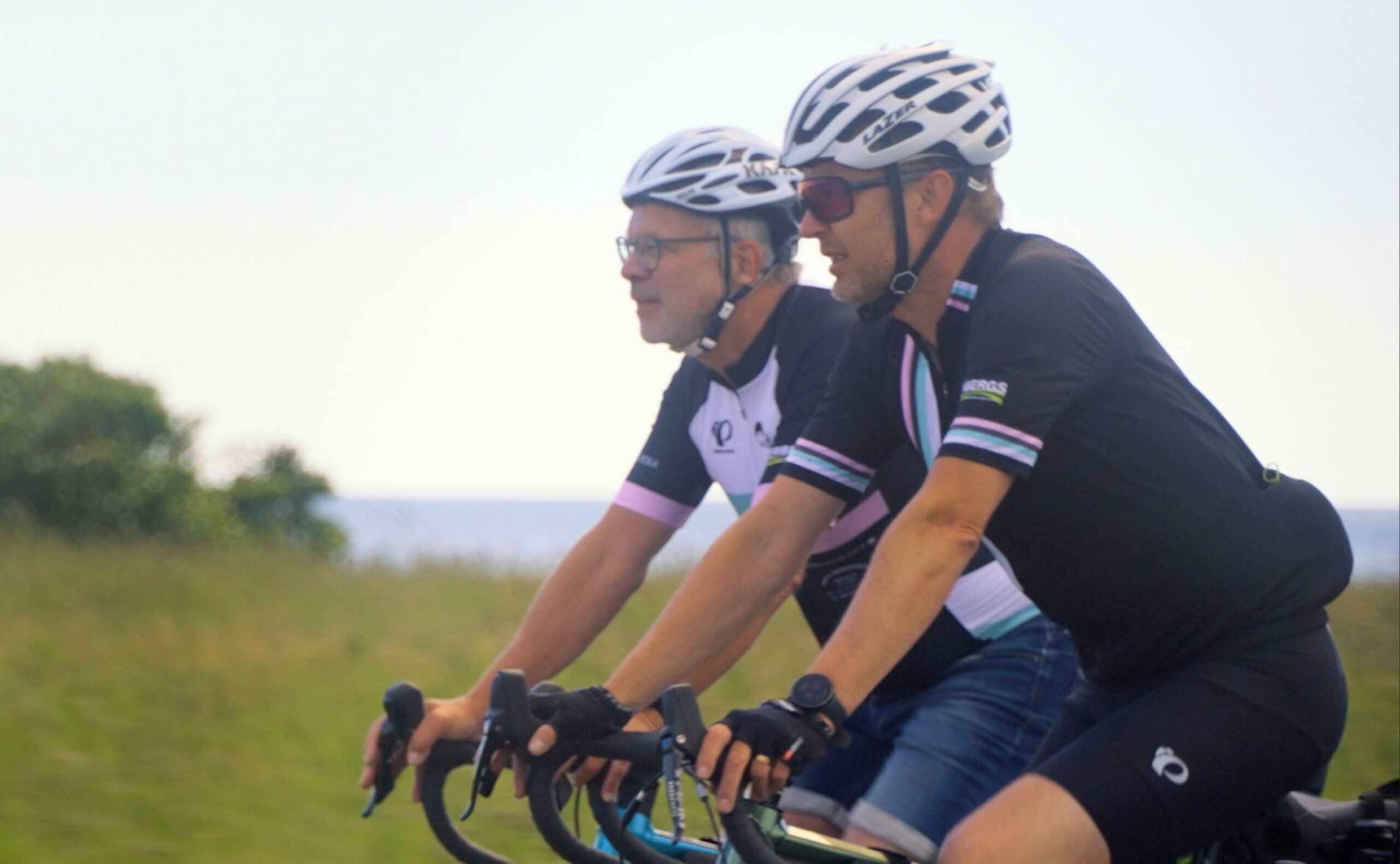 Cyklister utforskar Trelleborg på Skånes sydkust